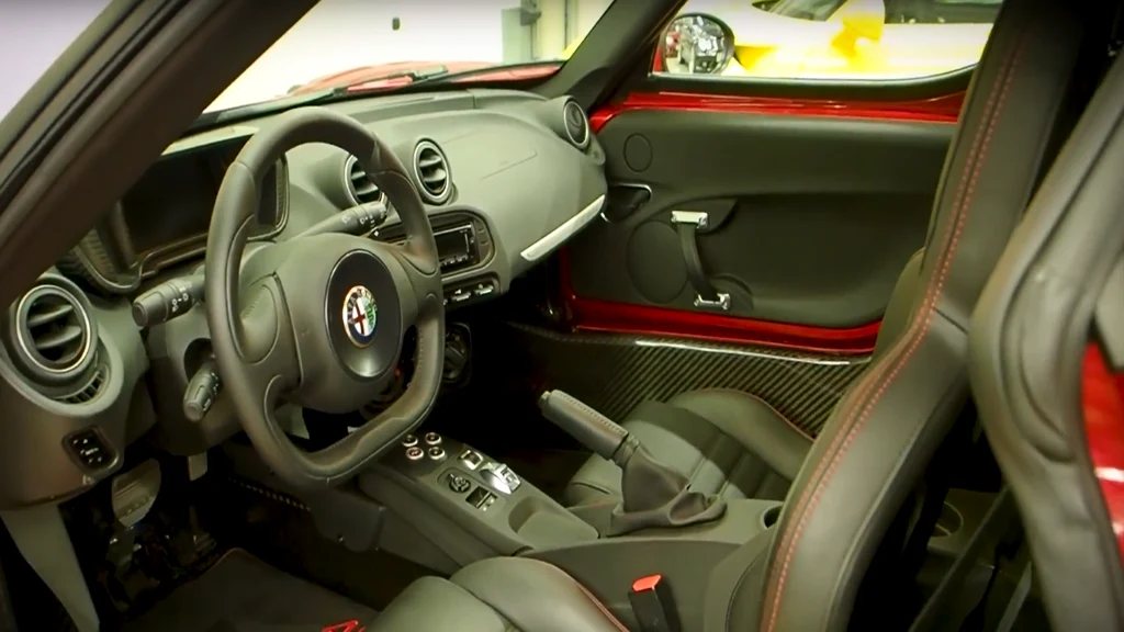 Alfa Romeo 4C İç Dizayn