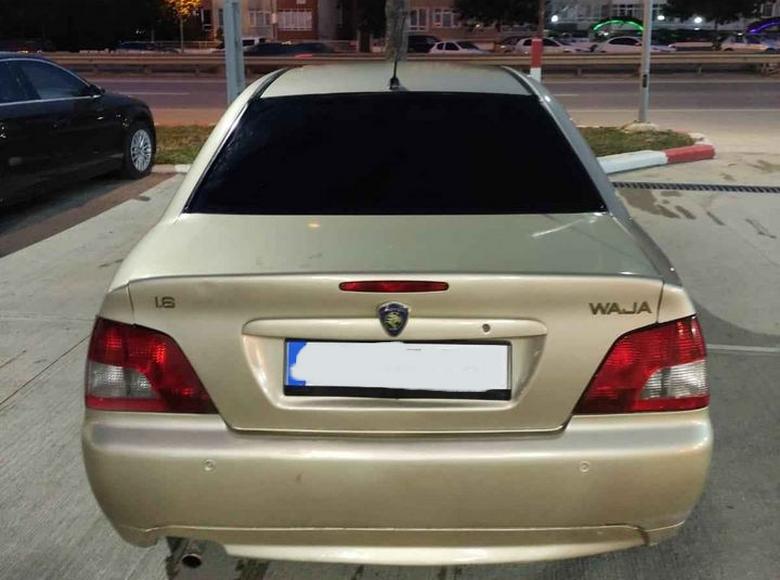 Proton Waja Arka Görünüm
